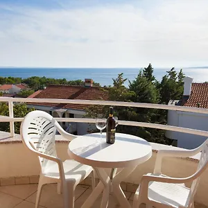 https://apartman-vjekoslav.primorje-gorskikotar.com